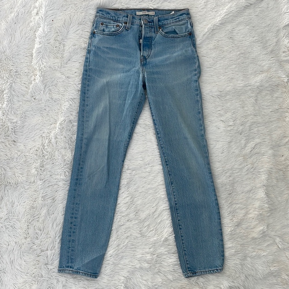 Levi's® Premium WEDGIE STRAIGHT FIT WOMEN'S JEANS size 24